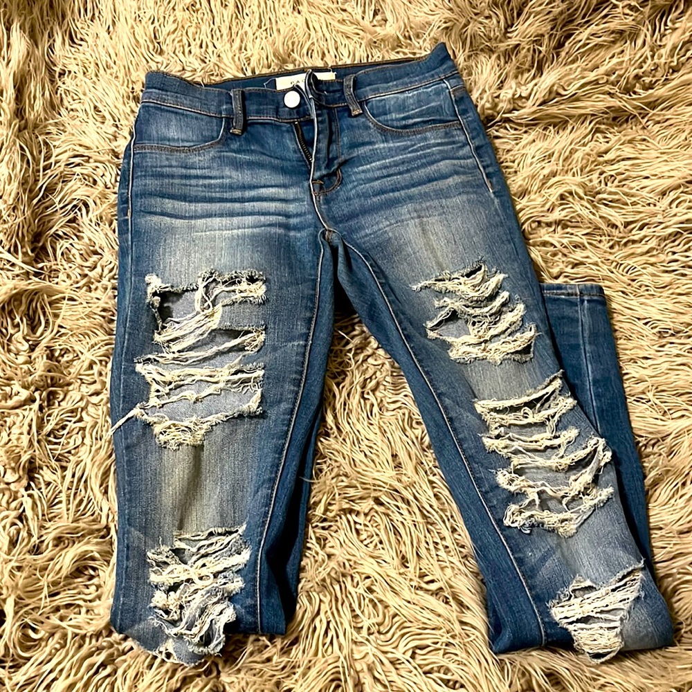 PACSUN skinny jegging. Ripped. Medium wash. Gently loved. 23